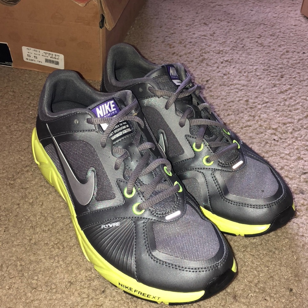 Women’s running shoes